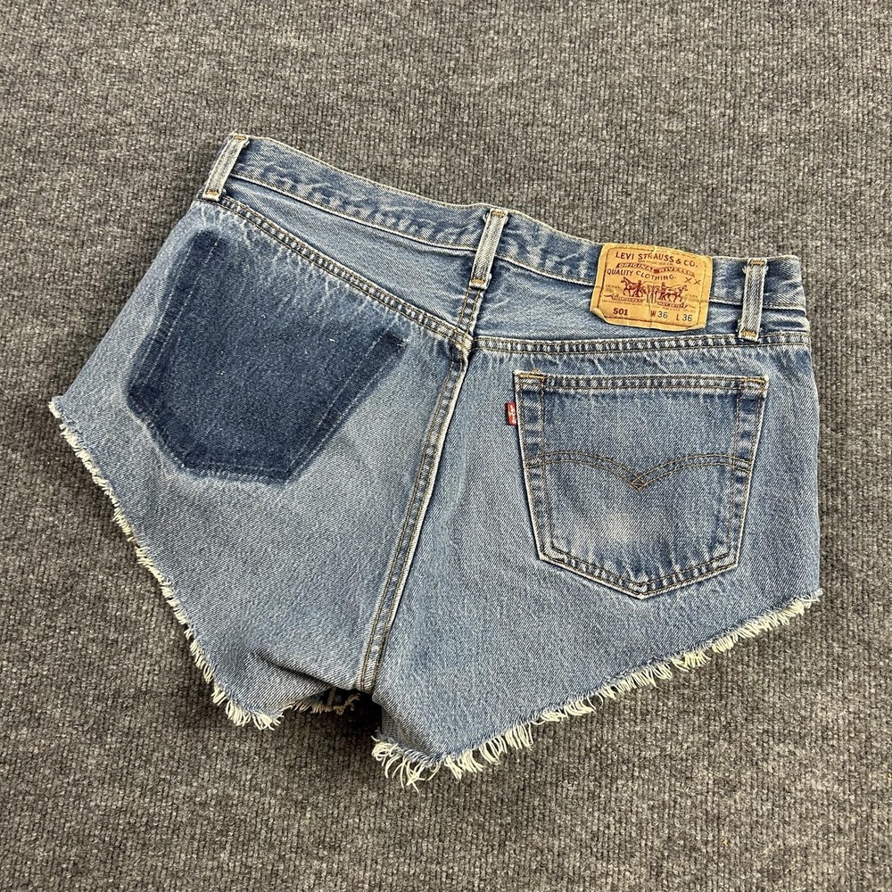 Vintage Levi's 501 Denim Shorts Mens 36 Cutoff Frayed Hem Button Fly USA